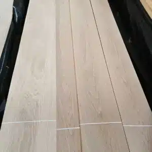 EUROPEAN OAK VENEER CROWN CUT GRADE AAA