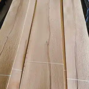 2 mm WHITE OAK VENEER KNOTTY CROWN CUT GRADE AA