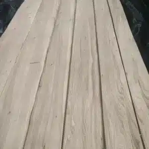 SMALL KNOT ELM VENEER